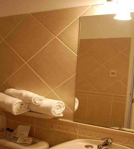 Mercedes Rambla Hotel Екстер'єр фото